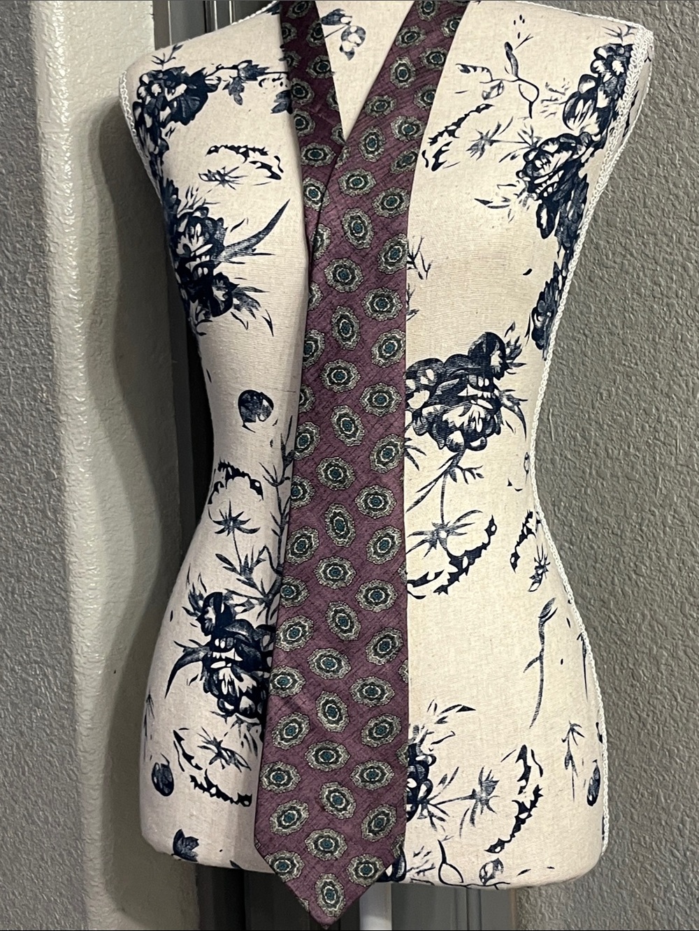 Oscar de la Renta Mens Purple Patterned Necktie